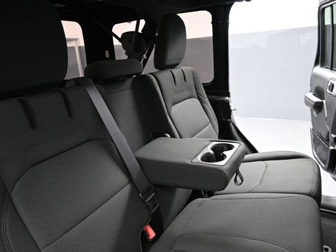 Used 2023 Jeep Wrangler Unlimited AWD/4WD image 21