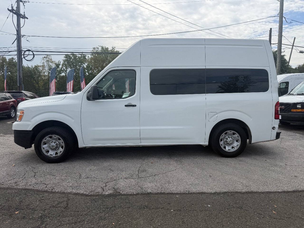 Used 2017 Nissan NV 2500 SV w/ Technology Package RWD image 1