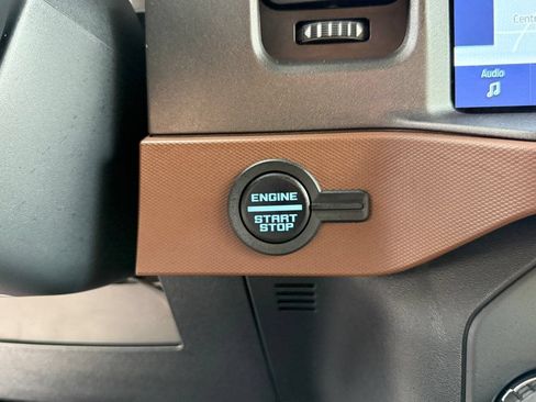 Used 2024 Ford Bronco Outer Banks AWD/4WD image 13