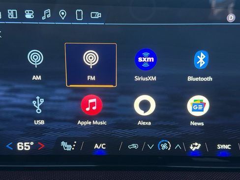 Used 2025 Chevrolet Traverse Z71 w/ Driver Confidence Package image 30