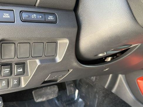 Certified 2024 Nissan Frontier PRO-4X image 16