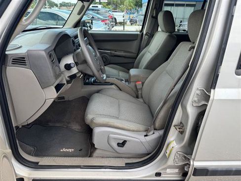 Used 2007 Jeep Commander Sport RWD image 8
