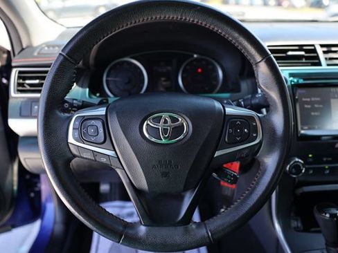 Used 2015 Toyota Camry SE w/ Moonroof Package FWD image 15