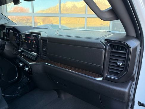 Used 2024 GMC Sierra 1500 SLE w/ X31 Off-Road Package image 24
