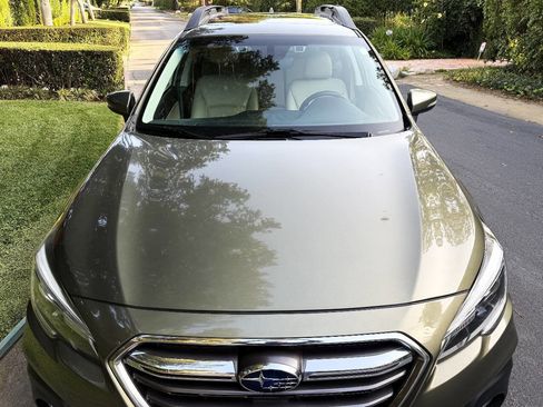 Used 2018 Subaru Outback 3.6R Limited AWD/4WD image 11