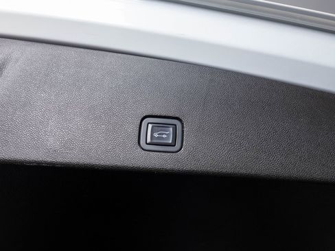 Used 2022 Cadillac XT6 Premium Luxury w/ Technology Package image 25