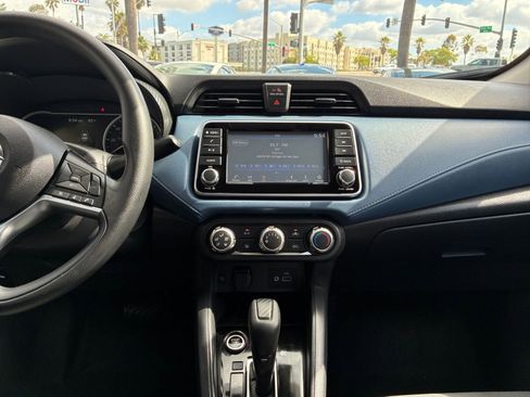 Used 2025 Nissan Versa SV FWD image 17