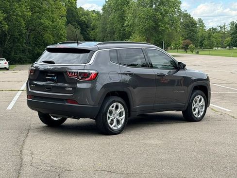 Used 2024 Jeep Compass Latitude AWD/4WD image 24