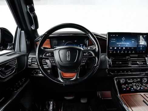 Used 2024 Lincoln Navigator L 4WD image 22