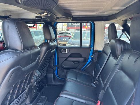 Used 2023 Jeep Wrangler Unlimited Rubicon w/ LED Lighting Group AWD/4WD image 12