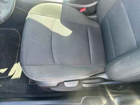 Used 2017 Chevrolet Cruze LT FWD image 4