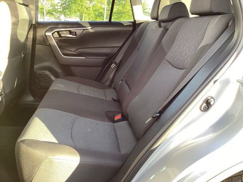 Used 2025 Toyota RAV4 XLE AWD/4WD image 14