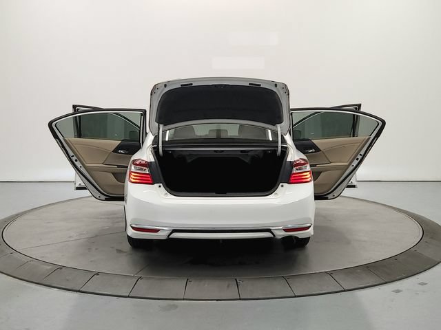 Used 2017 Honda Accord EX-L image 15