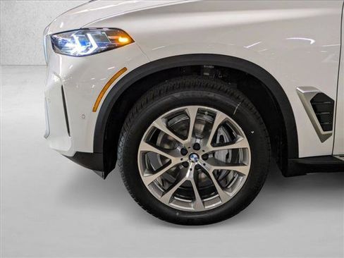 New 2026 BMW X5 xDrive40i w/ Executive Package image 10