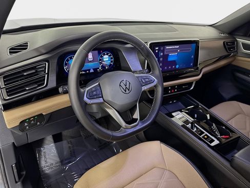 Used 2024 Volkswagen Atlas Cross Sport SE image 10