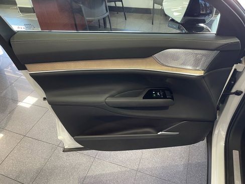 Used 2025 Volvo EX90 Ultra AWD/4WD image 22