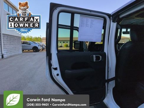 Used 2022 Jeep Wrangler Unlimited Sahara w/ Cold Weather Group AWD/4WD image 24