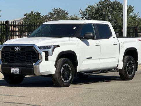 Certified 2026 Toyota Tundra SR5 w/ TRD Off-Road Package AWD/4WD image 10