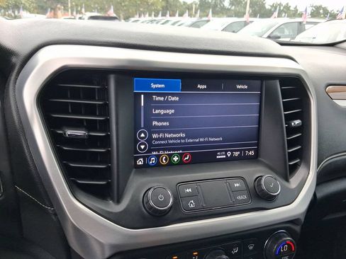 Used 2021 GMC Acadia SLE FWD image 21