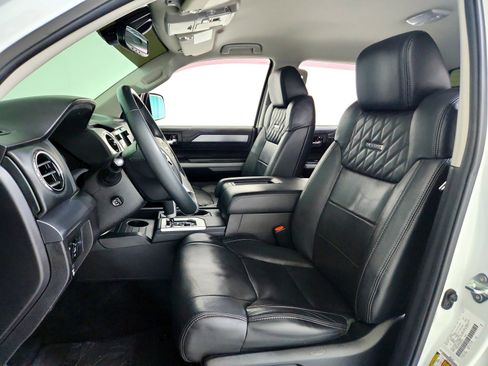 Used 2021 Toyota Tundra Platinum image 9