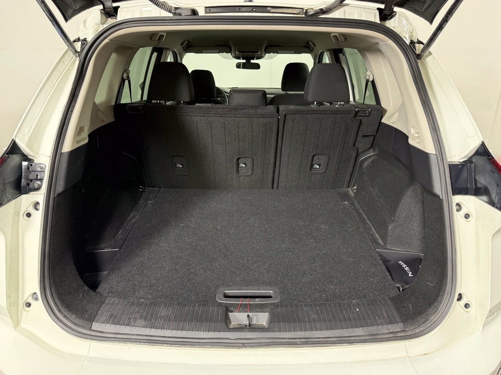 Used 2025 Nissan Rogue S AWD/4WD image 10