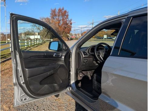 Used 2018 Jeep Grand Cherokee High Altitude image 9