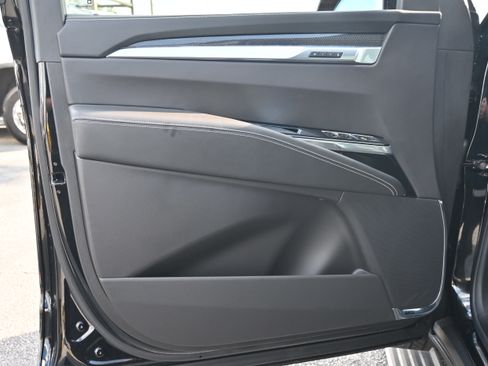 Used 2025 Cadillac Escalade V image 36