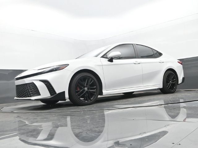 Used 2026 Toyota Camry SE FWD image 12