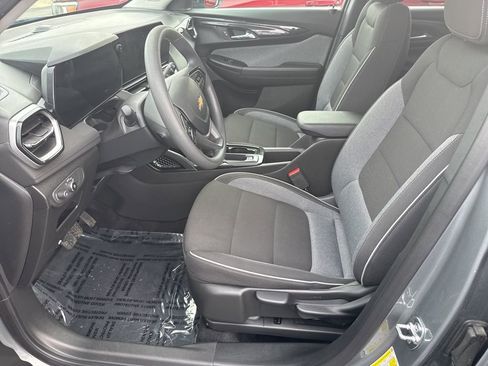 Used 2025 Chevrolet TrailBlazer LT w/ Driver Confidence Package AWD/4WD image 21