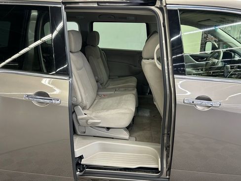 Used 2016 Nissan Quest SV FWD image 14