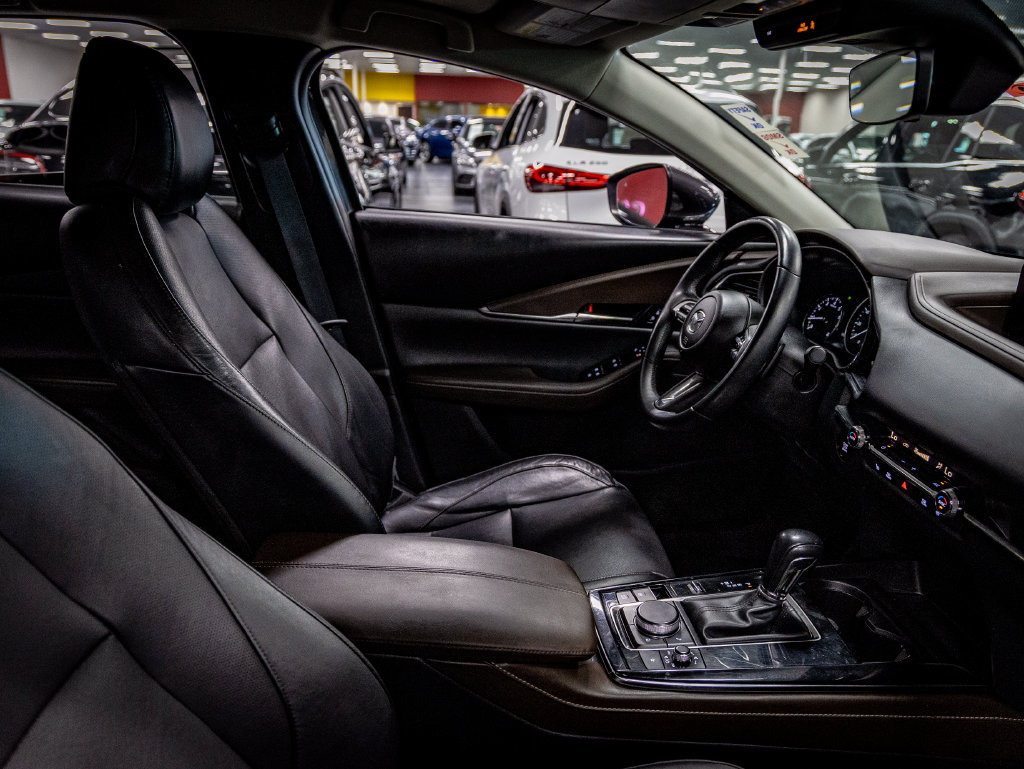 Used 2022 MAZDA CX-30 AWD 2.5 S w/ Premium Package image 32