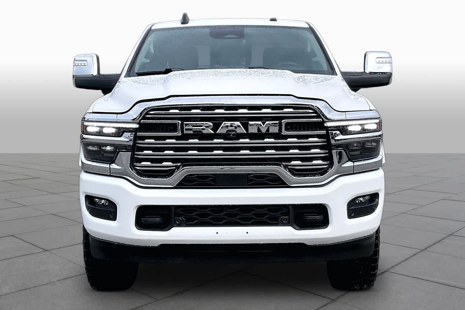 Used 2025 RAM 2500 Limited AWD/4WD image 4