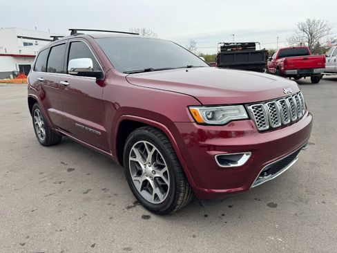 Used 2019 Jeep Grand Cherokee Overland AWD/4WD image 7