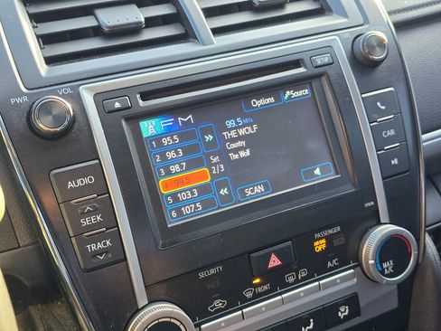 Used 2013 Toyota Camry SE image 29