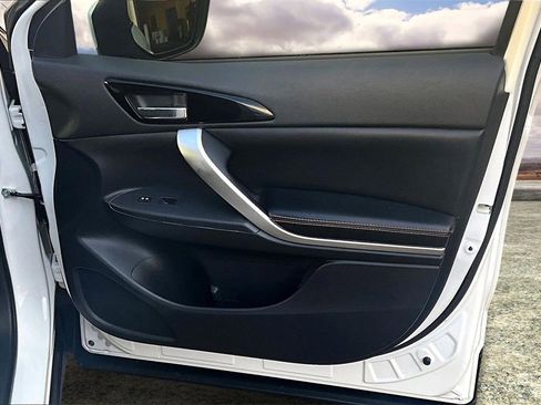 Used 2018 Mitsubishi Eclipse Cross AWD image 27