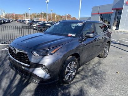 Used 2023 Toyota Highlander XLE