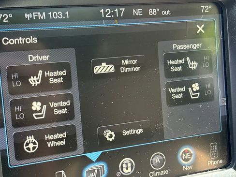 Used 2017 Jeep Cherokee Limited w/ Luxury Group AWD/4WD image 17