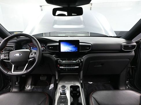 Used 2022 Ford Explorer ST-Line w/ Class IV Trailer Tow Package image 26