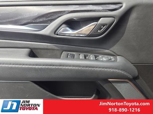 Used 2024 GMC Yukon Denali w/ Advanced Technology Package AWD/4WD image 26