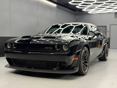 Used 2019 Dodge Challenger SRT Hellcat Redeye image 16