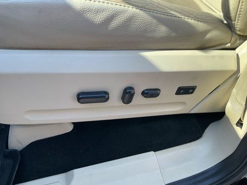 Used 2017 Ford Expedition Limited w/ Equipment Group 301A AWD/4WD image 35