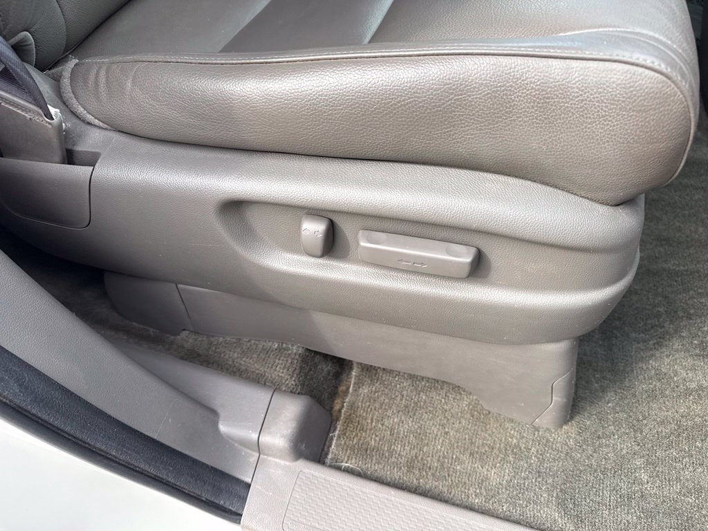 Used 2016 Honda Odyssey Touring Elite image 41