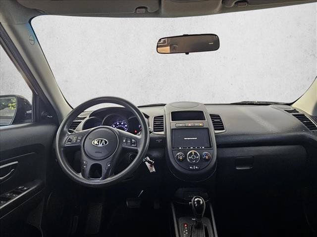 Used 2013 Kia Soul FWD image 13