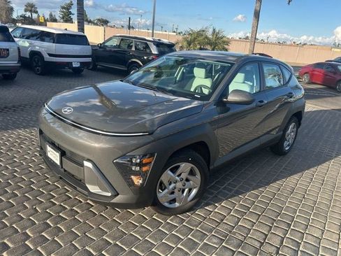 New 2026 Hyundai Kona SE image 2