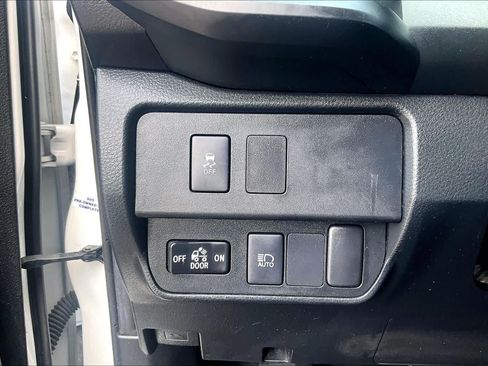 Used 2022 Toyota Tacoma SR RWD image 32