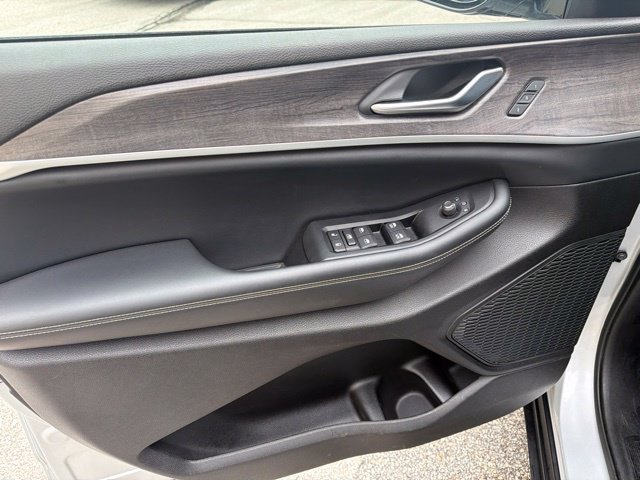 Used 2023 Jeep Grand Cherokee Limited AWD/4WD image 22