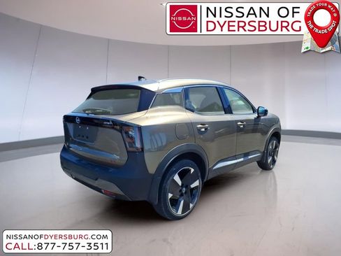 New 2026 Nissan Kicks SR w/ SR Premium Package FWD image 3