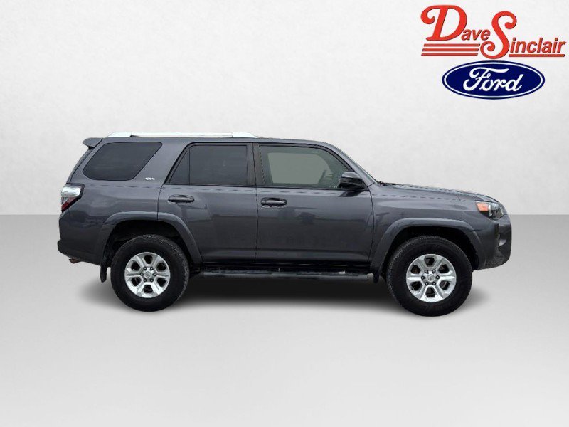 Used 2017 Toyota 4Runner SR5 AWD/4WD image 5