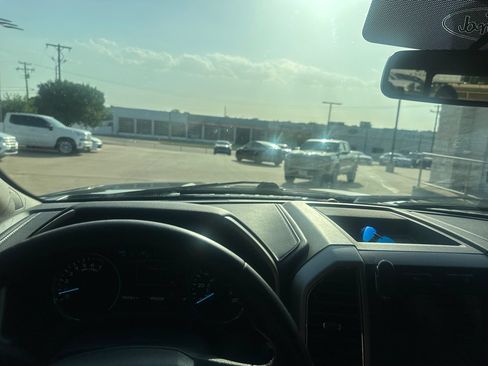 Used 2018 Ford F150 Lariat RWD image 18