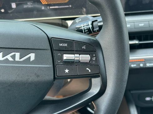 Used 2025 Kia K4 FWD image 32